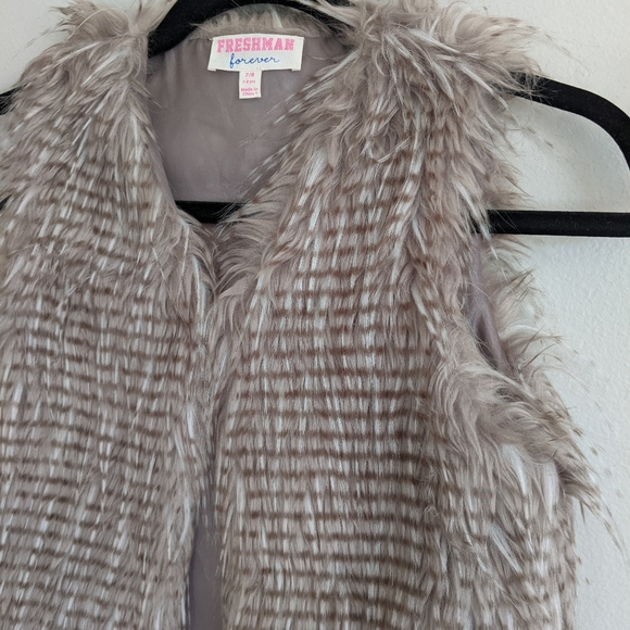 (Freshman Forever) Brown Gray Faux Fur Vest 7/8 - Picture 6 of 11